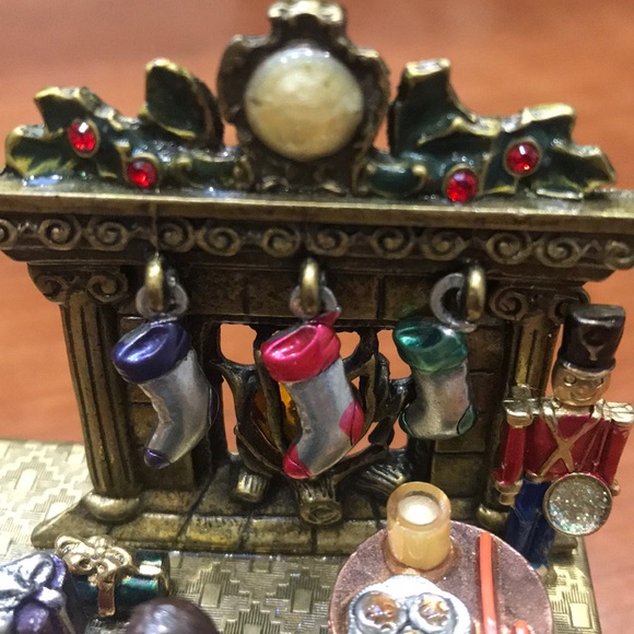 Vintage Sweet Romance Trinket Box - Picture 14 of 16